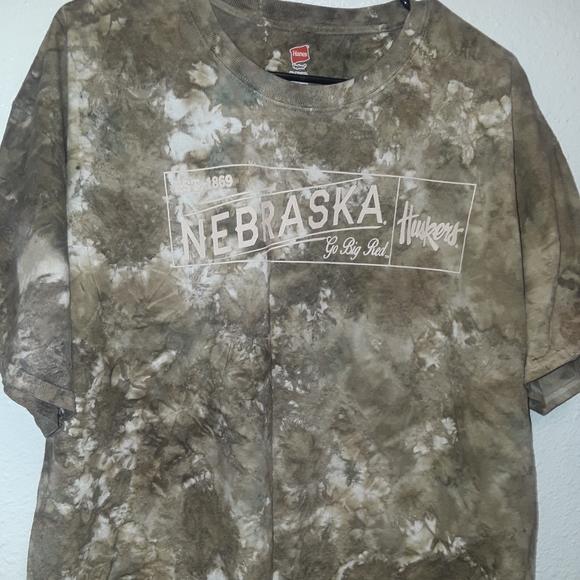 NCAA Nebraska Huskers Men's Shirt - Picture 4 of 8
